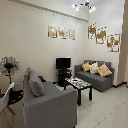 2Br Penthouse Condo, Luneta View